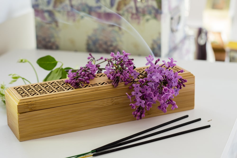 Incense,And,Flowers